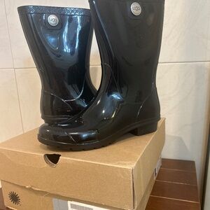 Ugg rain boots